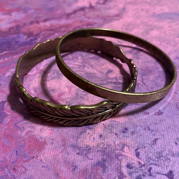 Heavy Flat and Feathered Brass Bangle Set - Picture 4 of 4